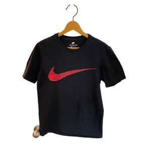 Nike Boys Red and Black Athletic Tee Sz Small